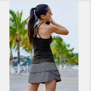 Athleta criss criss cages back tank in black size L